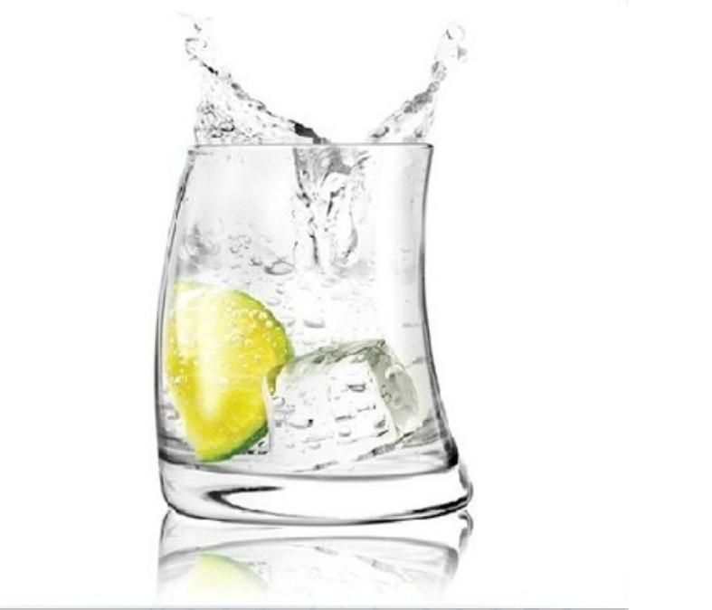 Crescent Shaped Glass Cup – Elegant Modern Drinkware